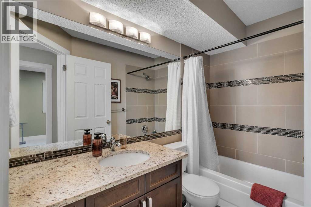 229 22 Avenue NE - 12
