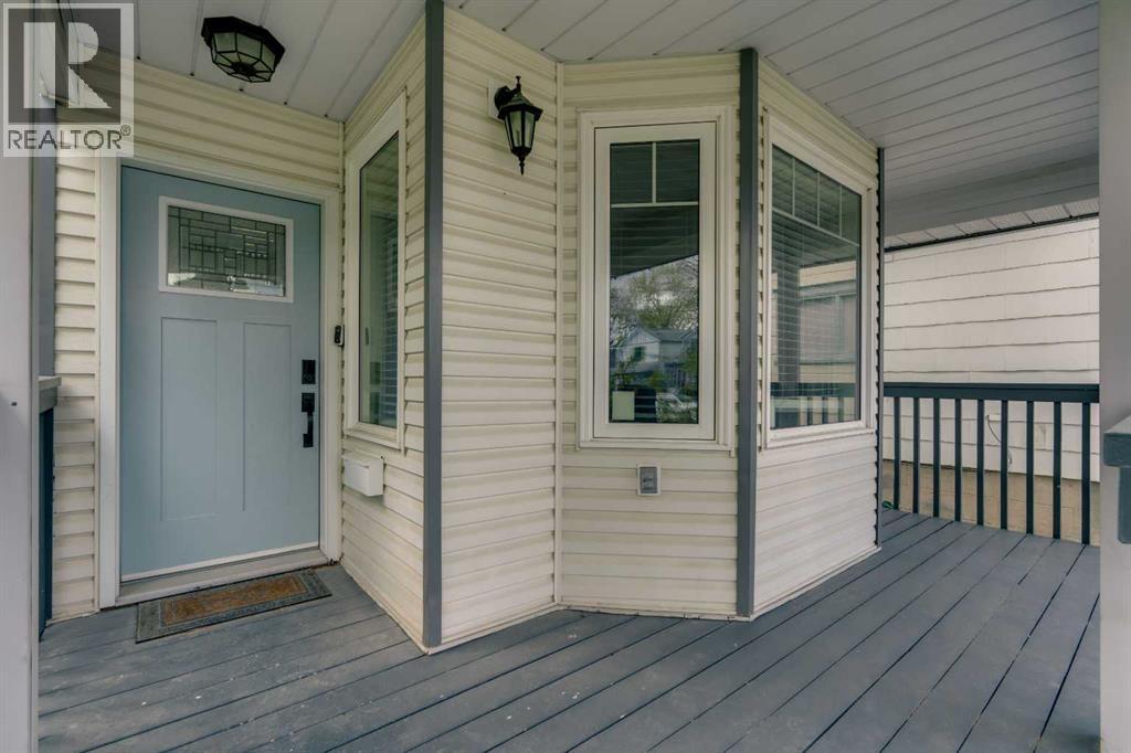 229 22 Avenue NE - 25