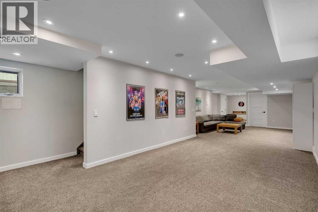 229 22 Avenue NE - 18