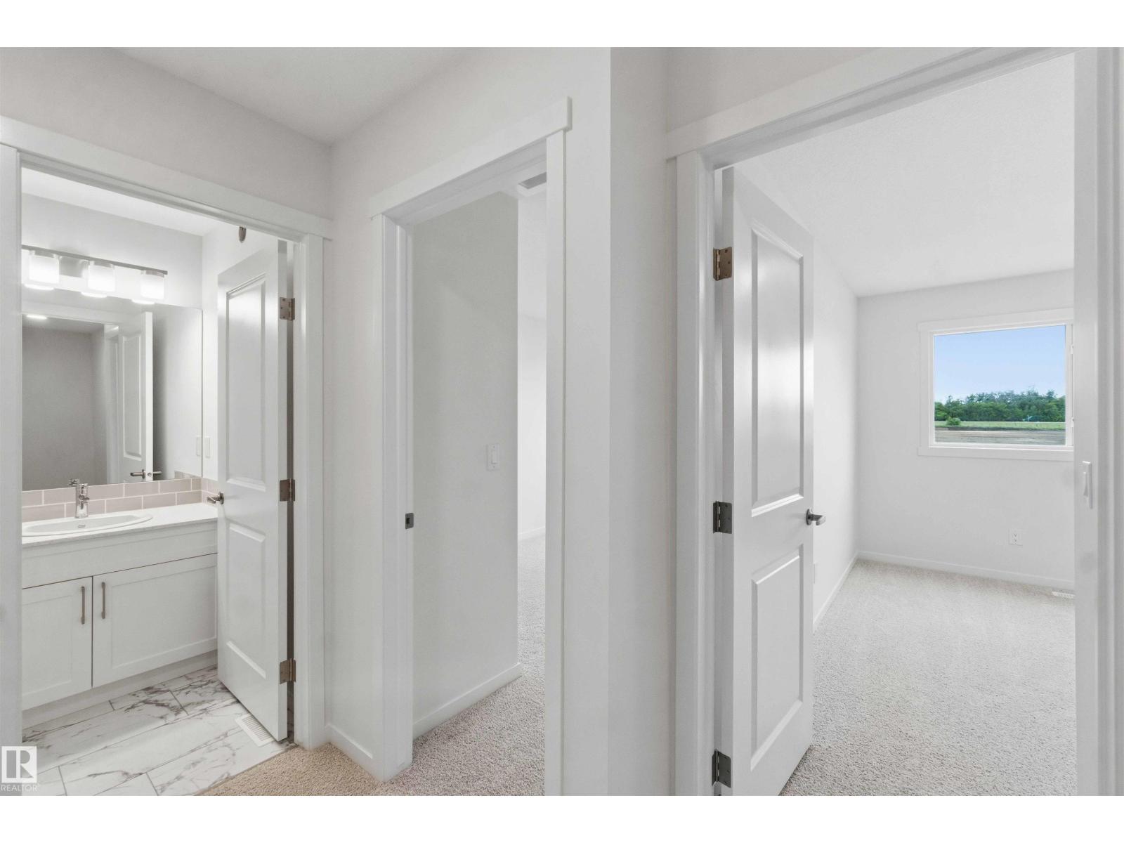 1086 MCLEOD AV - 20