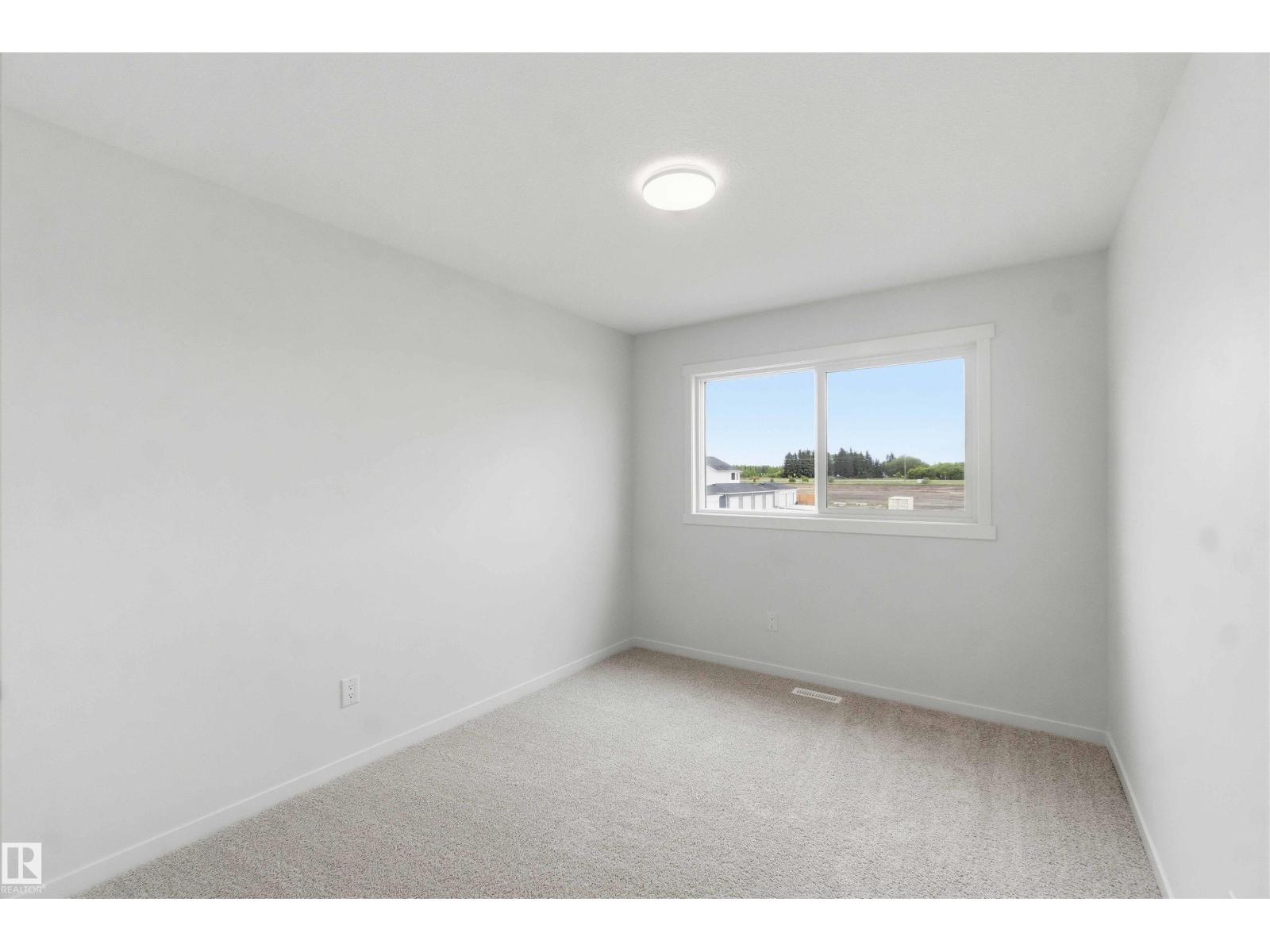 1086 MCLEOD AV - 23