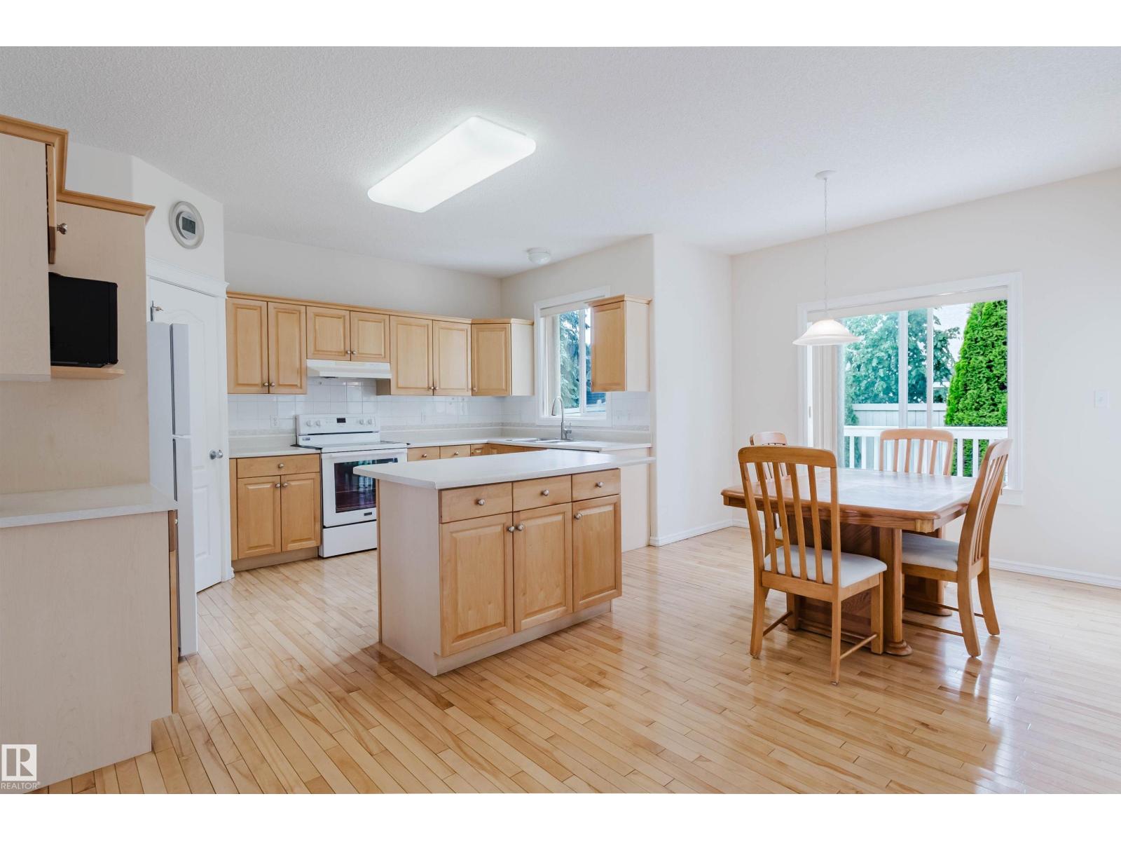 322 LIVINGSTONE CT NW - 18
