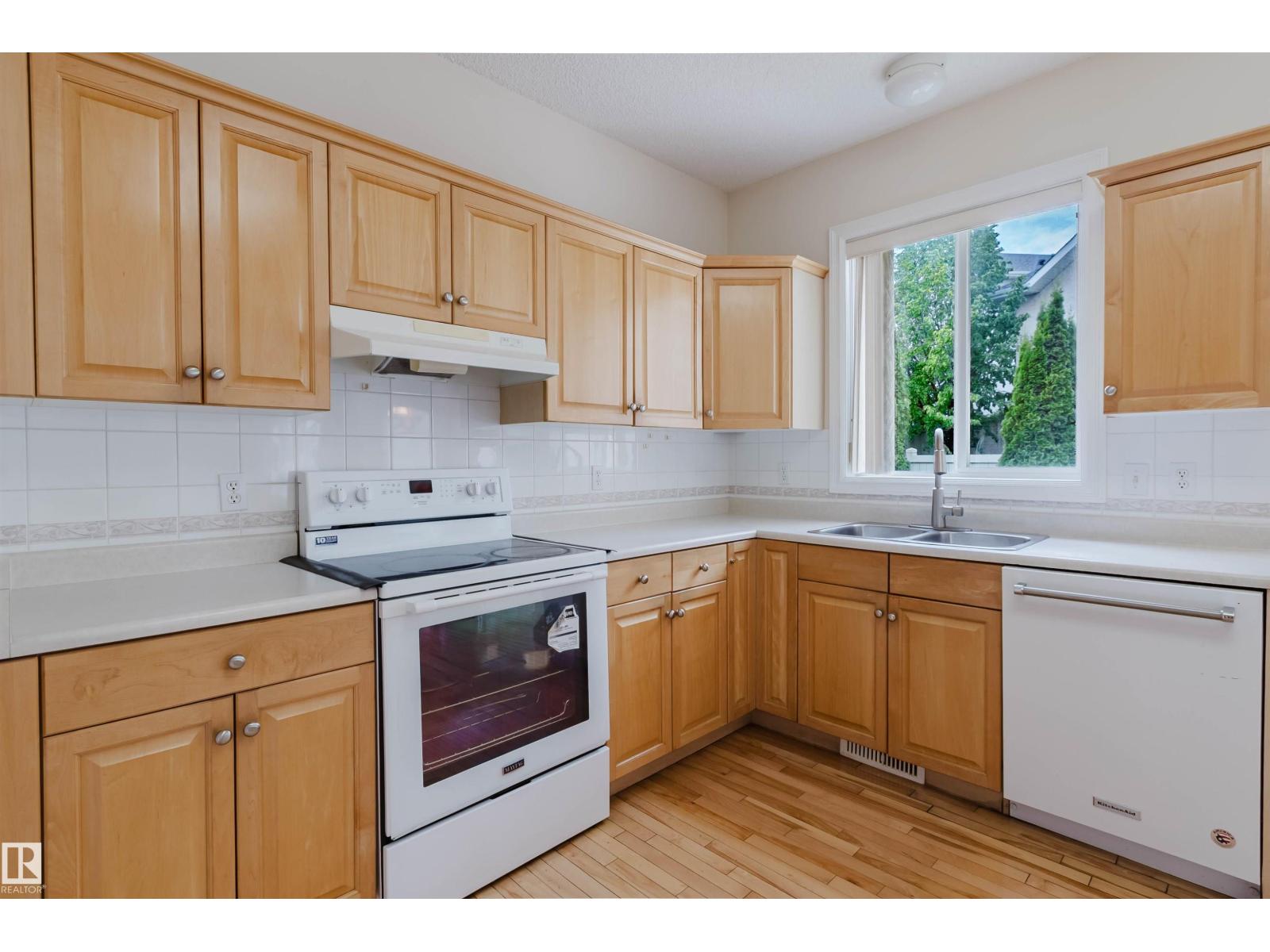 322 LIVINGSTONE CT NW - 21