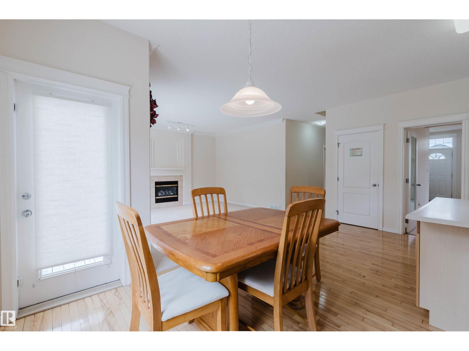 322 LIVINGSTONE CT NW - 25