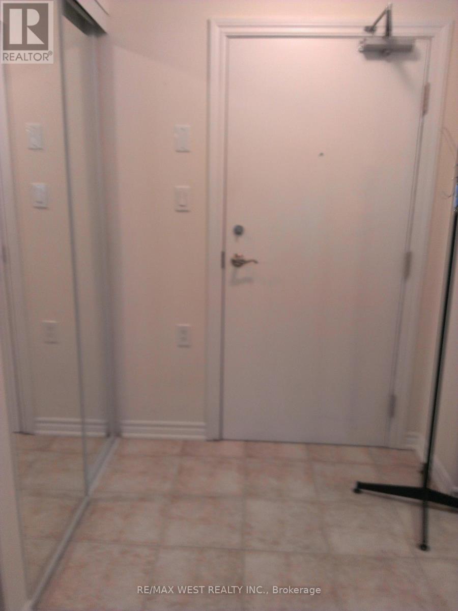 #316 872 SHEPPARD AVENUE W - 2