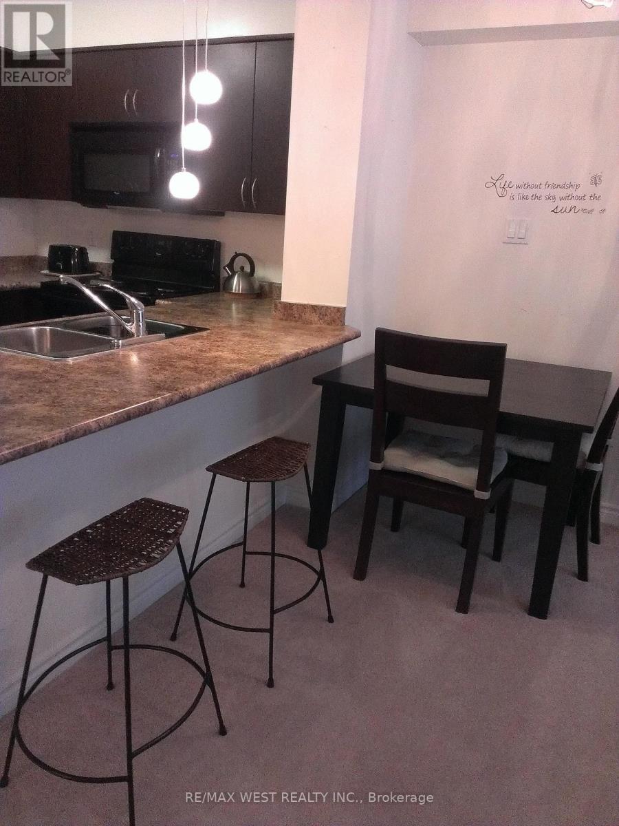 #316 872 SHEPPARD AVENUE W - 4