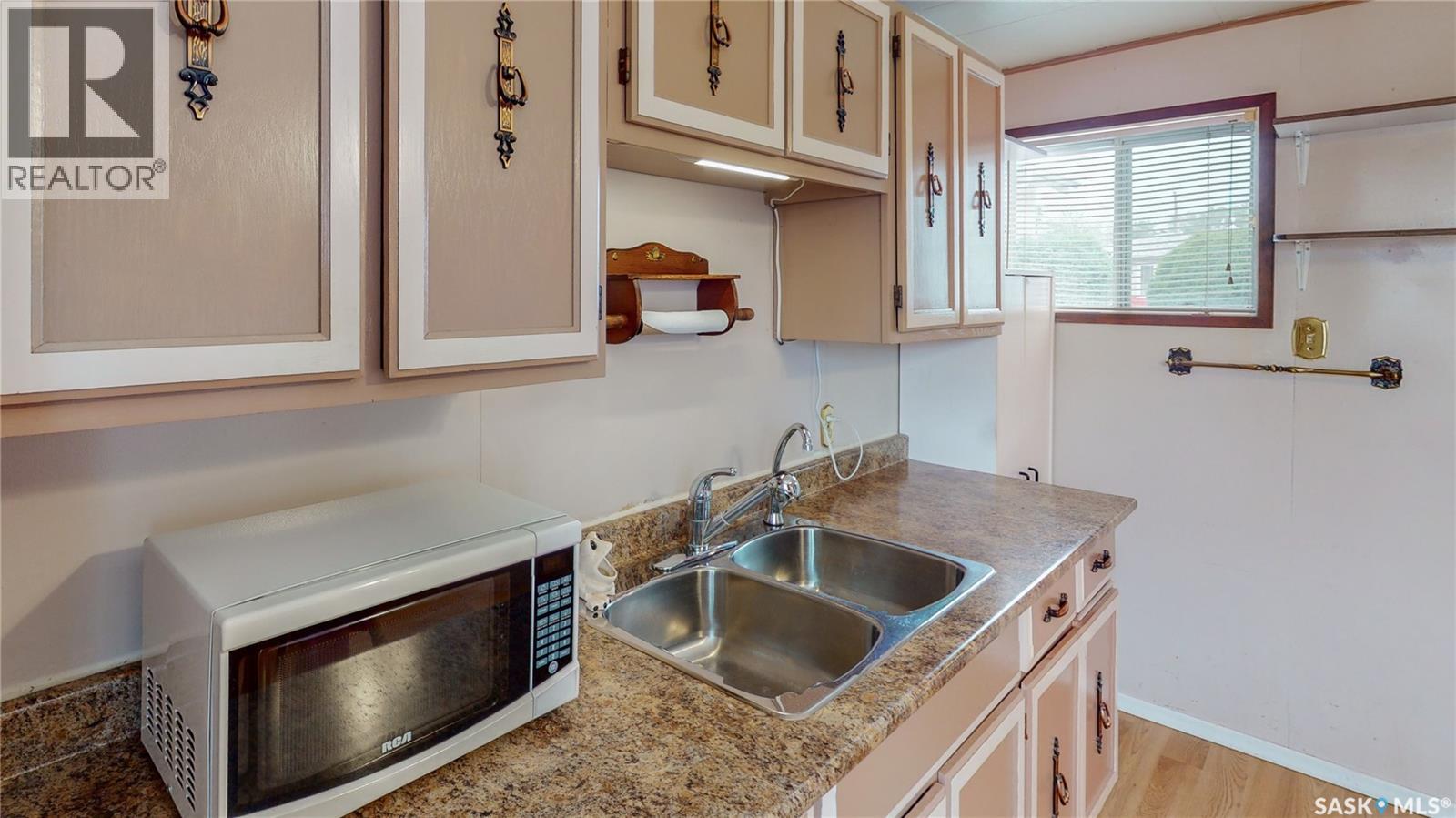 2037 Reynolds STREET - 6
