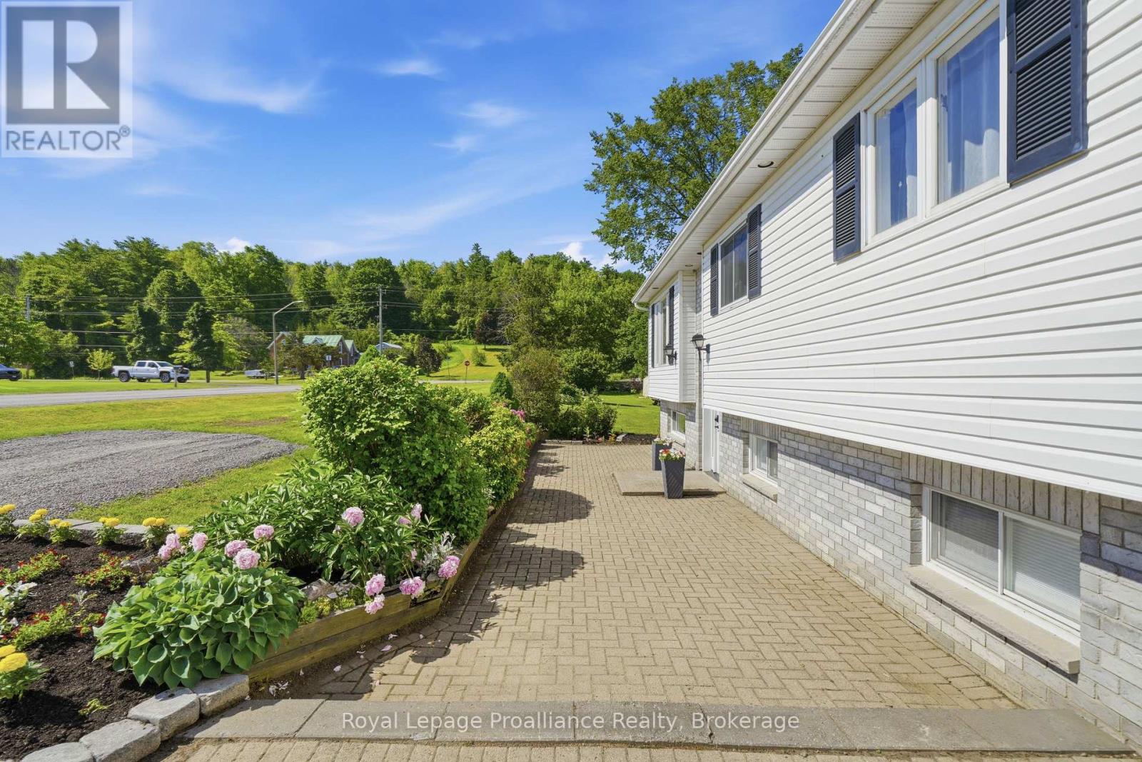 13 FORESTER DRIVE - 4