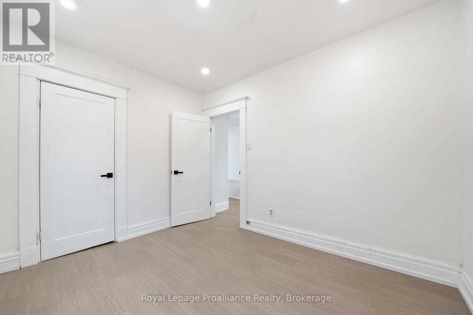 79 BRIDGE STREET W - 24
