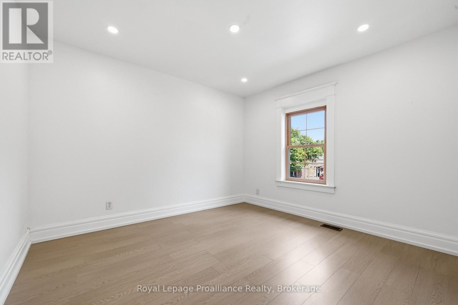 79 BRIDGE STREET W - 20