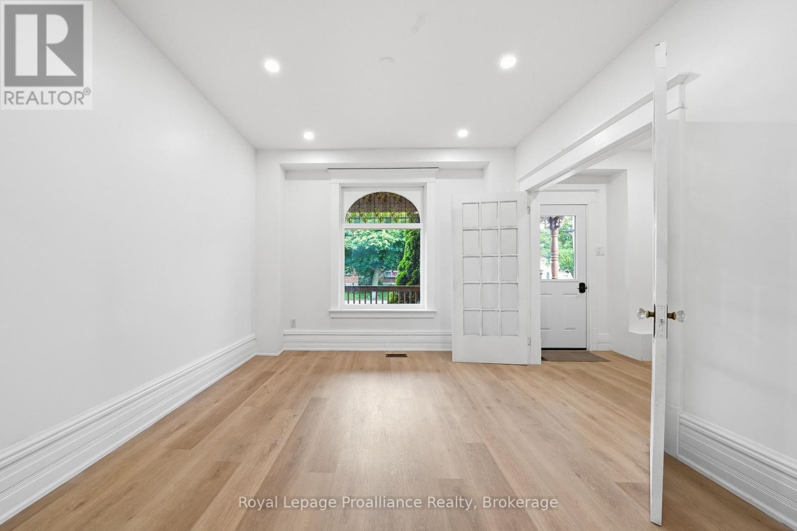 79 BRIDGE STREET W - 6