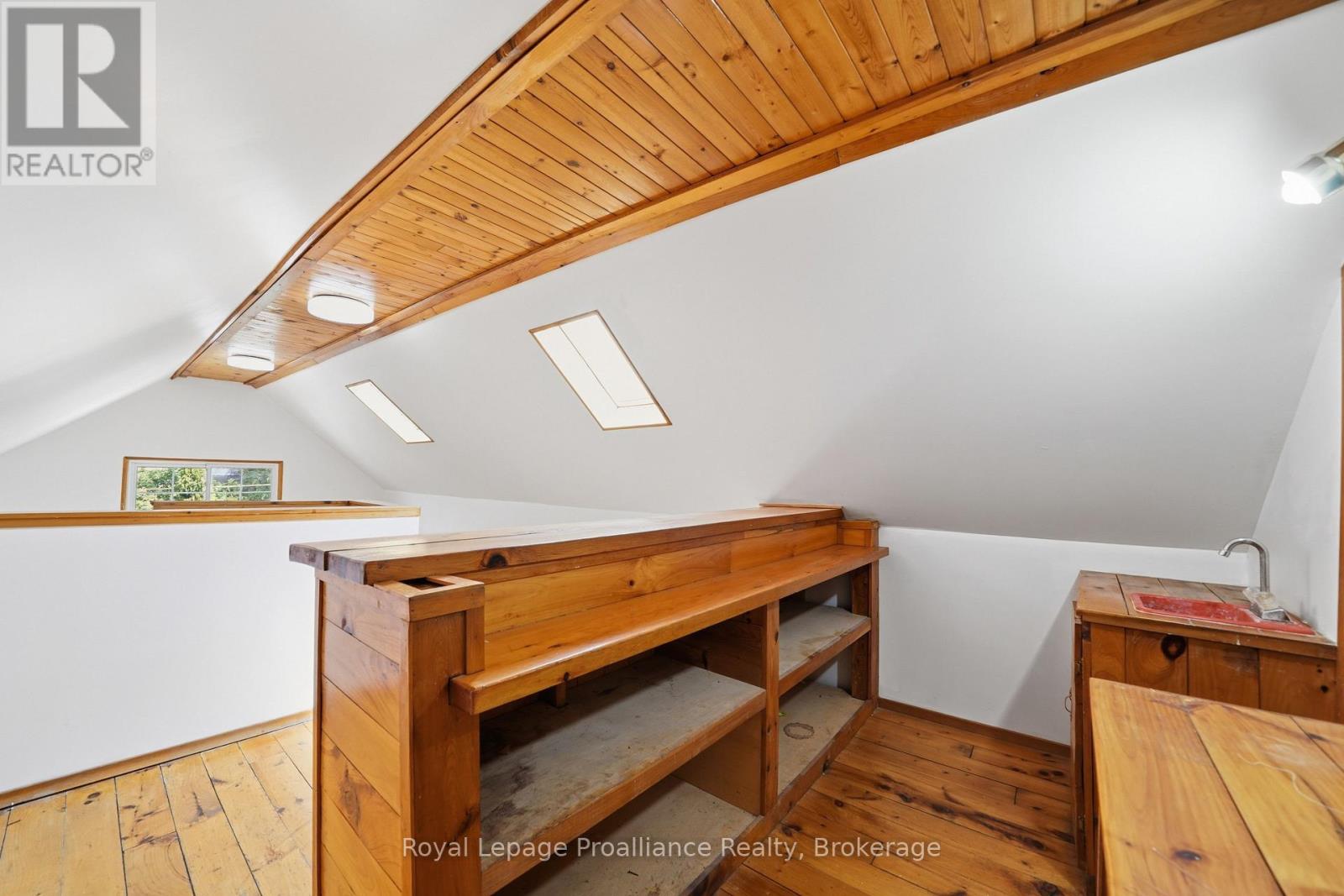 79 BRIDGE STREET W - 32