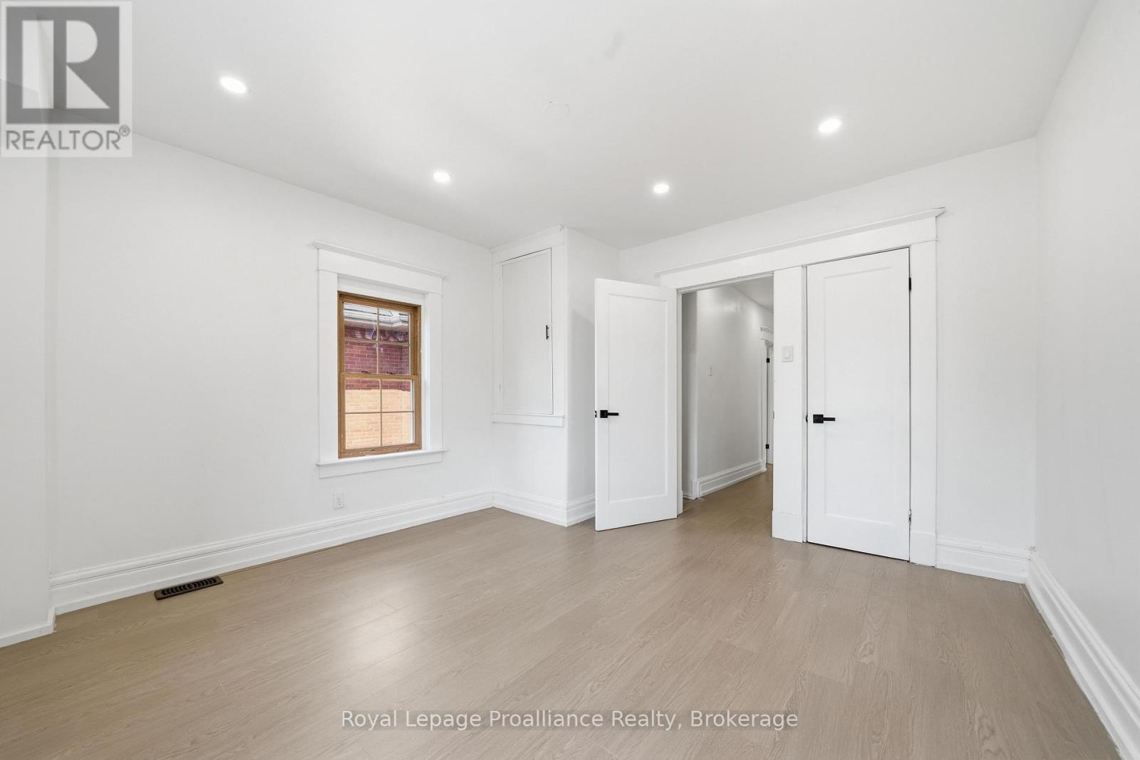 79 BRIDGE STREET W - 27