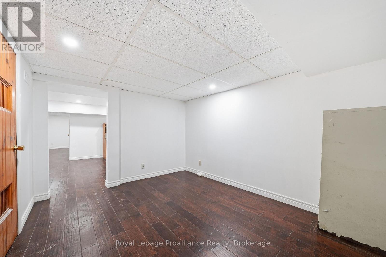 79 BRIDGE STREET W - 38
