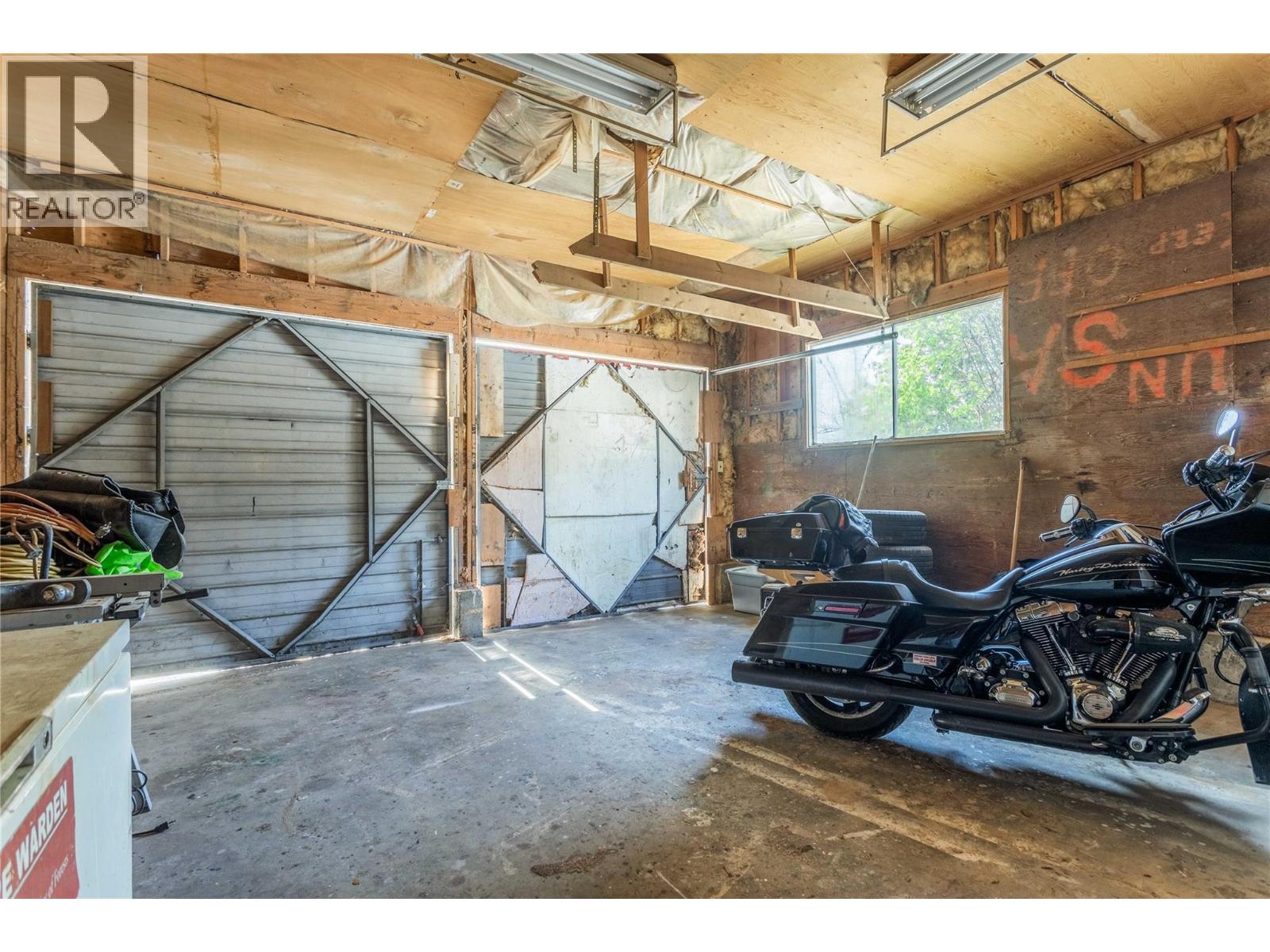 15370 Old Mission Road, Lake Country
