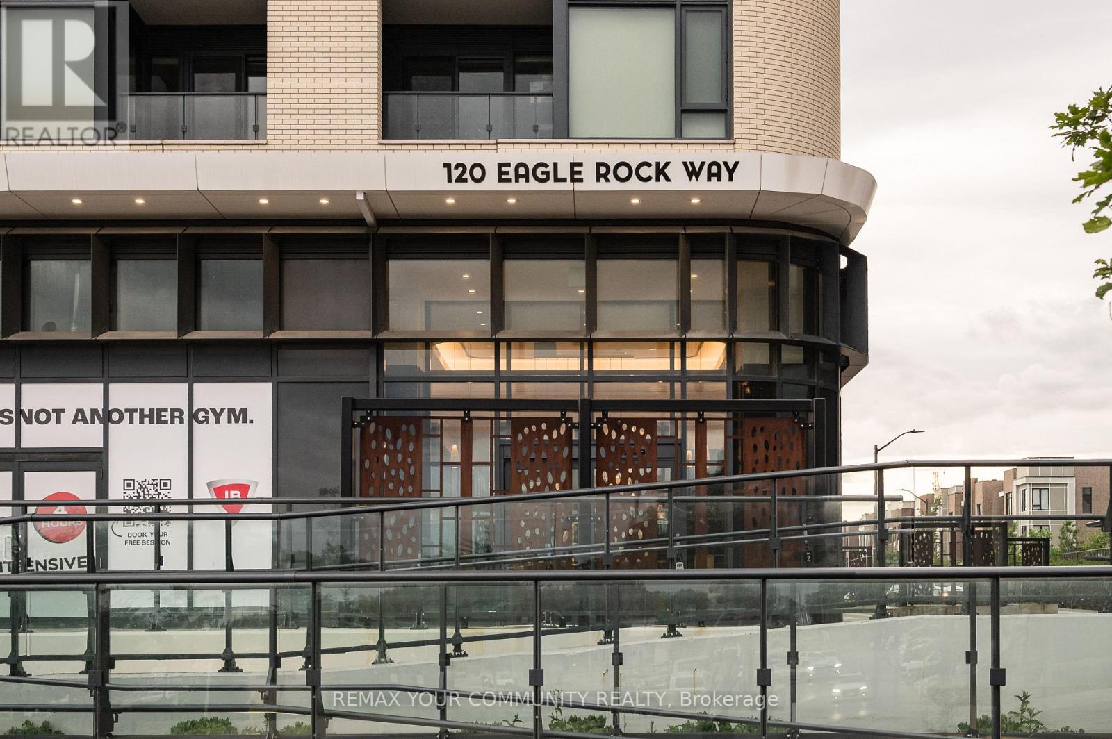 #1002 120 EAGLE ROCK WAY - 2