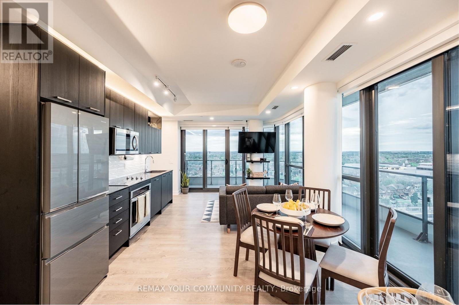 #1002 120 EAGLE ROCK WAY - 3