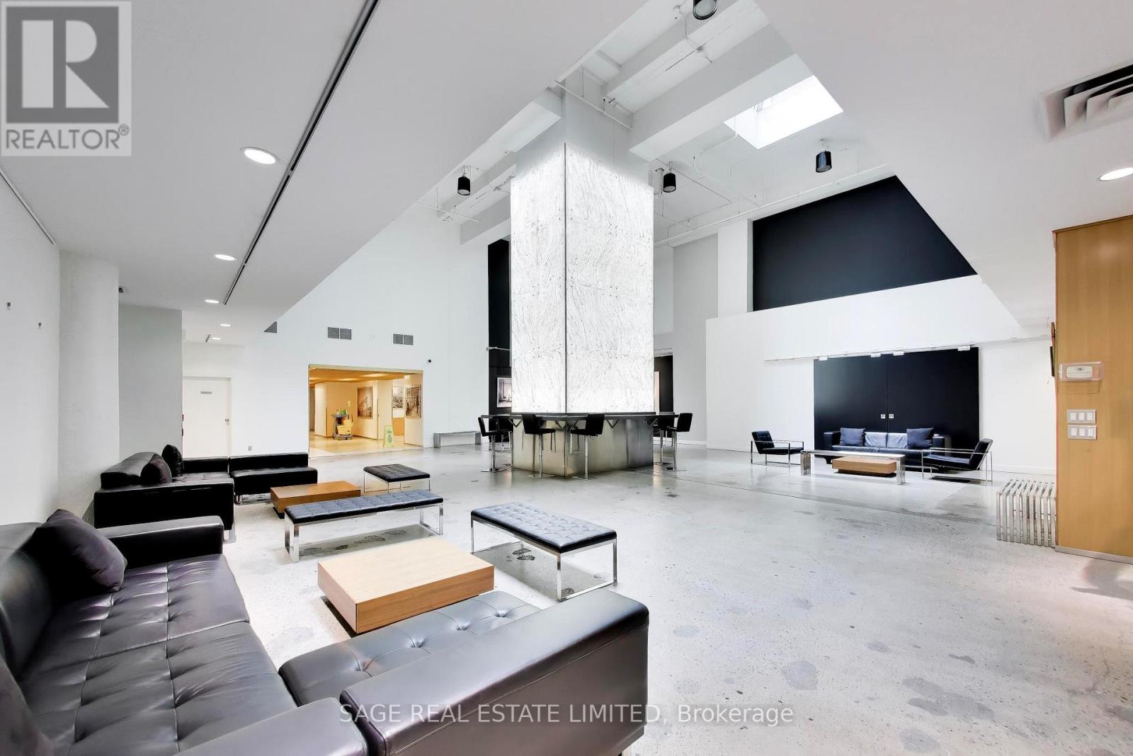 #521 155 DALHOUSIE STREET - 33