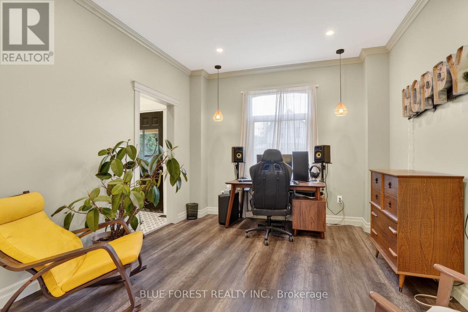 209 MARGARET STREET - 16
