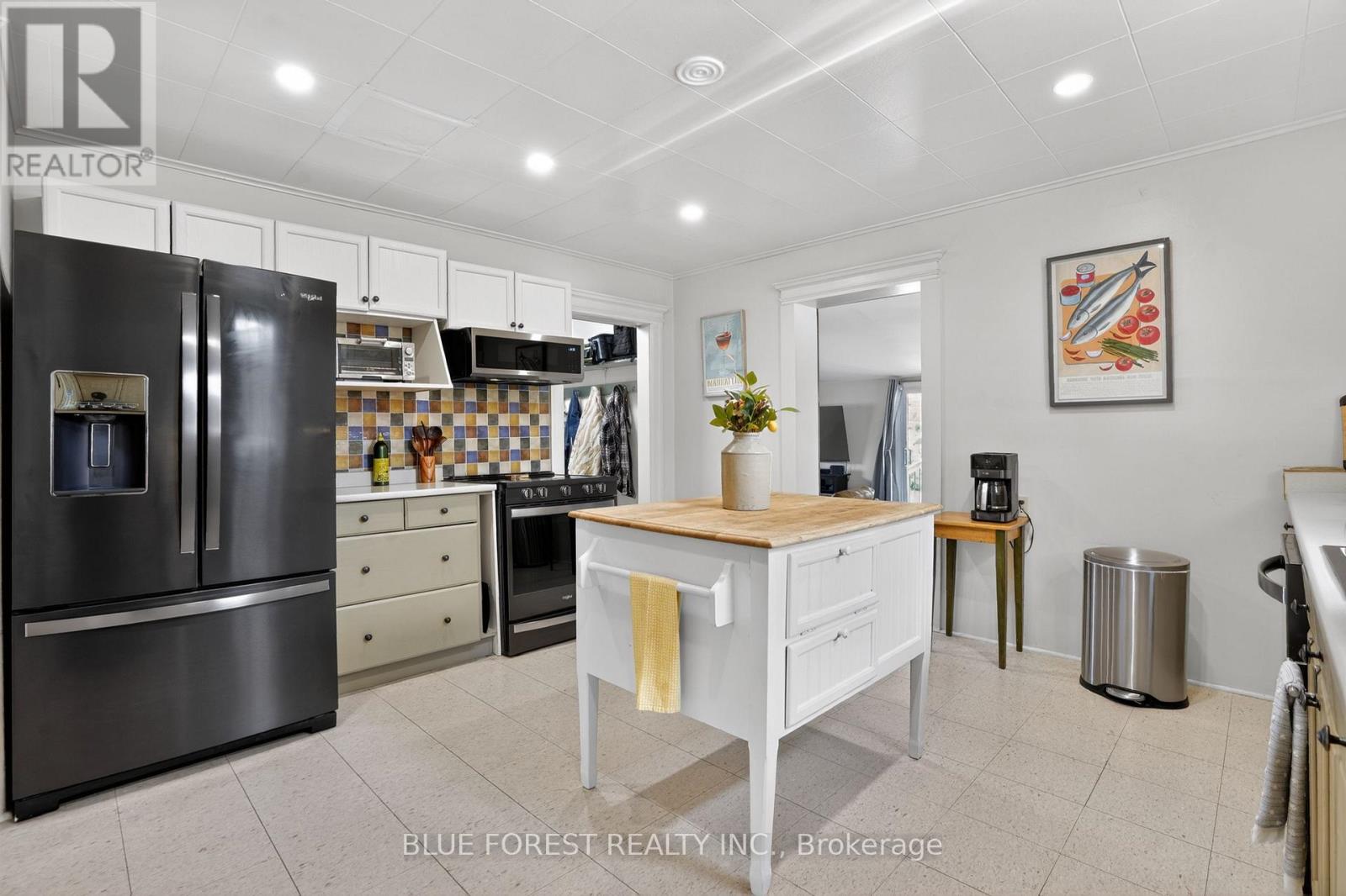209 MARGARET STREET - 23