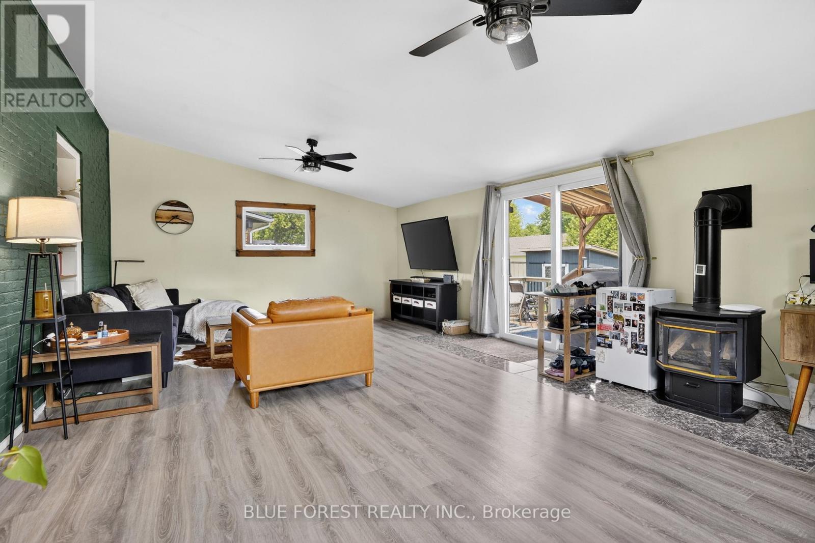 209 MARGARET STREET - 27
