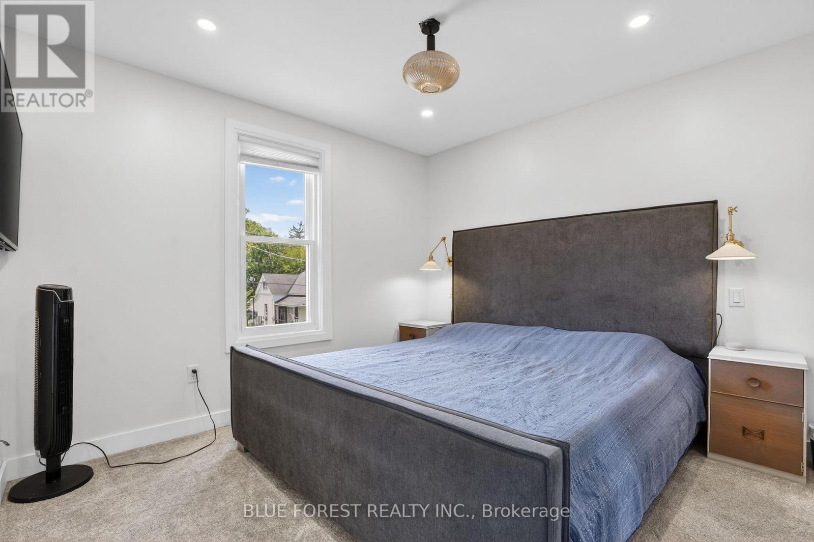 209 MARGARET STREET - 33