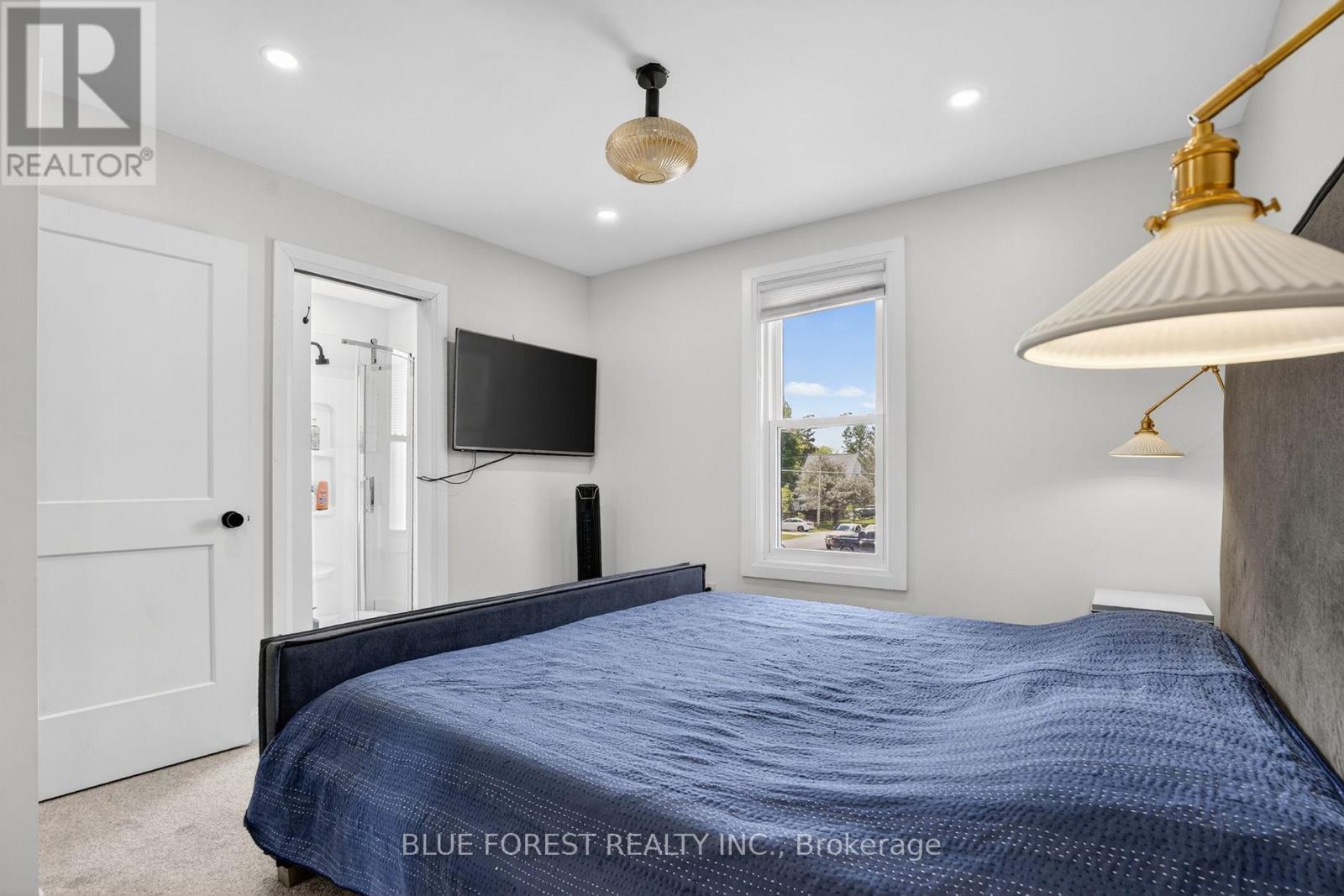 209 MARGARET STREET - 35