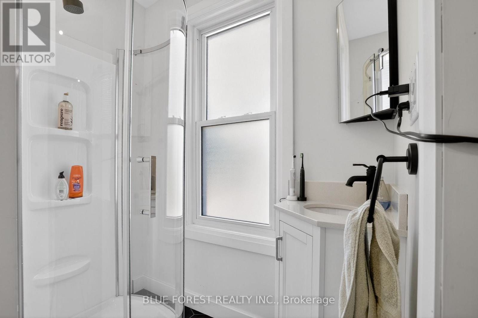 209 MARGARET STREET - 36