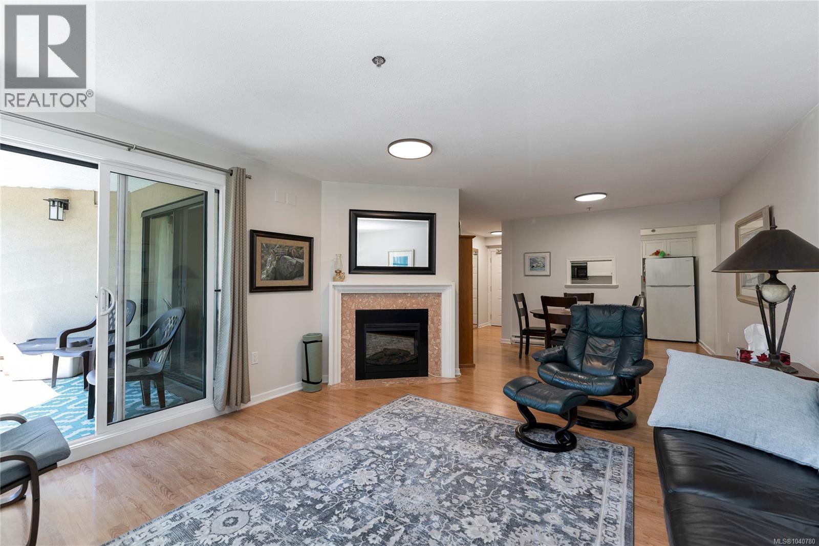 #209 3969 Shelbourne St - 4