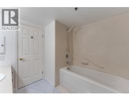 209 3969 Shelbourne St, Saanich, BC V8N3E1 Photo 13