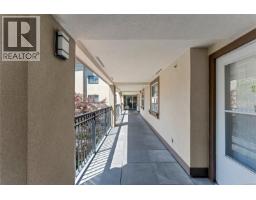209 3969 Shelbourne St, Saanich, BC V8N3E1 Photo 20