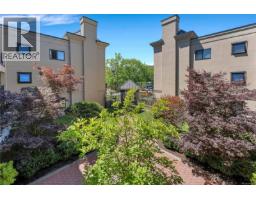 209 3969 Shelbourne St, Saanich, BC V8N3E1 Photo 21