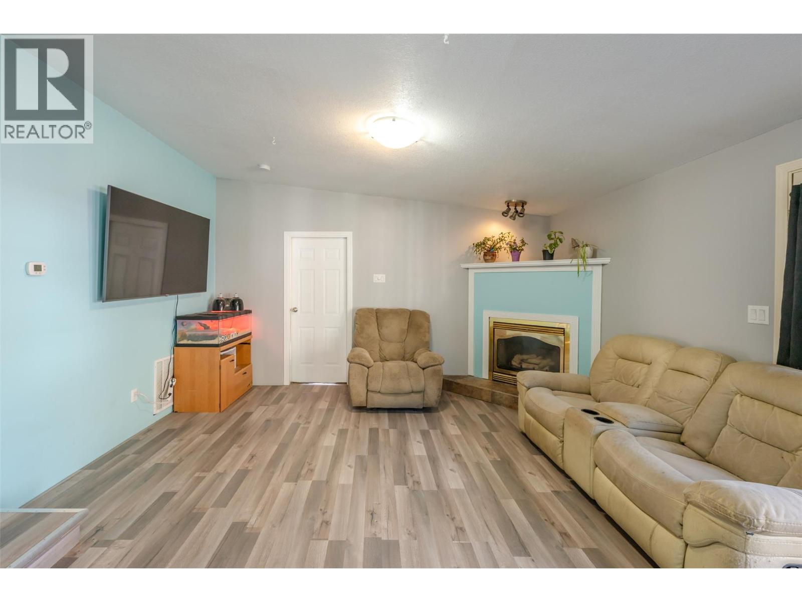 411 6th Avenue - 23