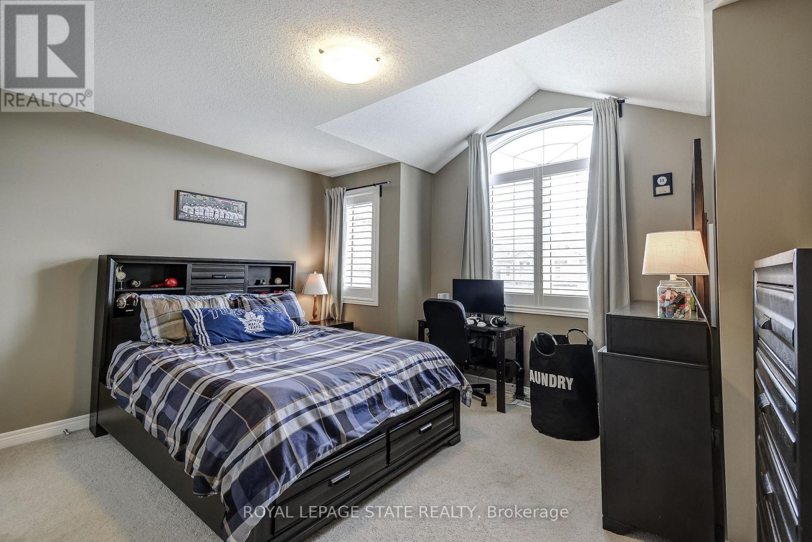 23 MCKNIGHT AVENUE - 22