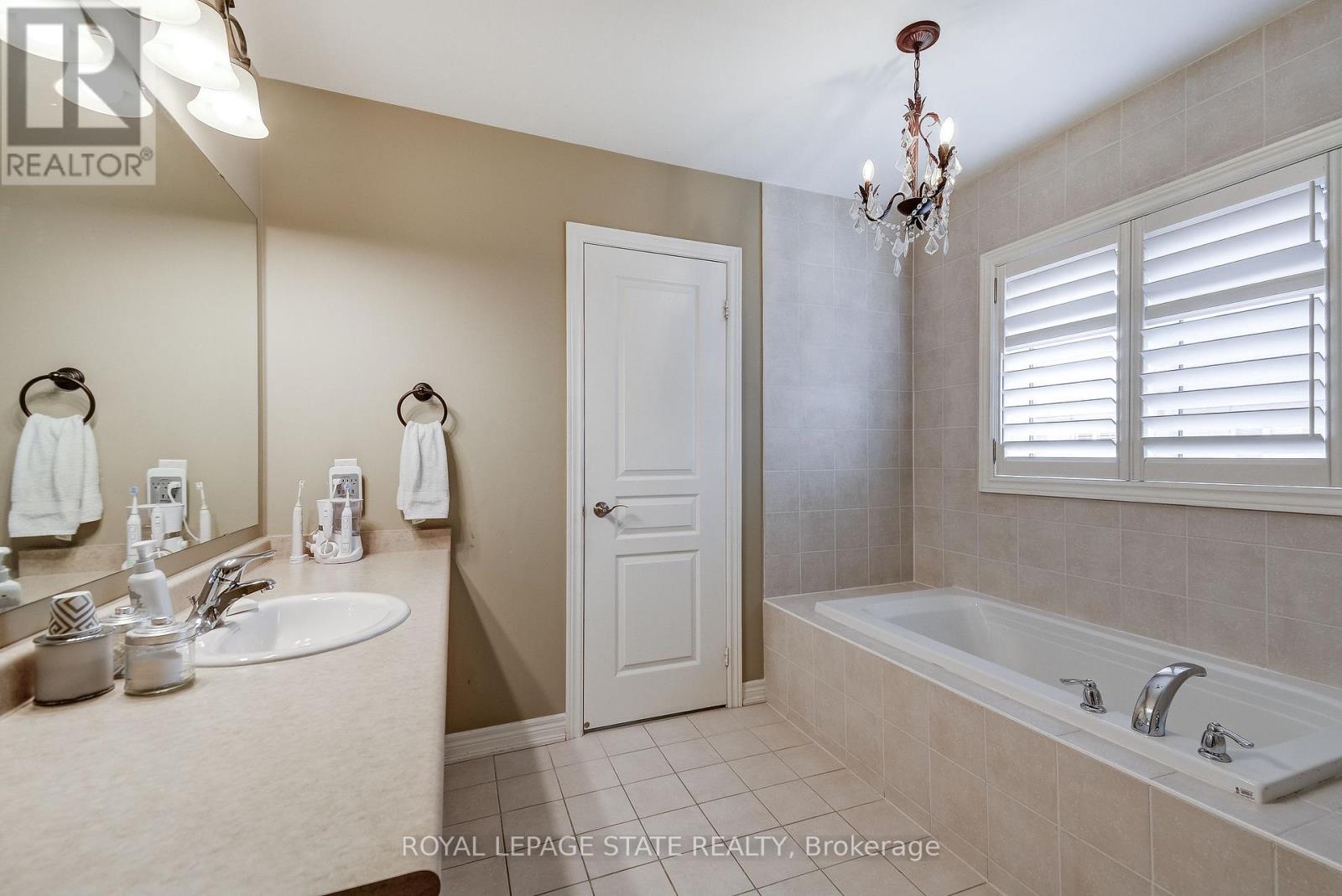 23 MCKNIGHT AVENUE - 21