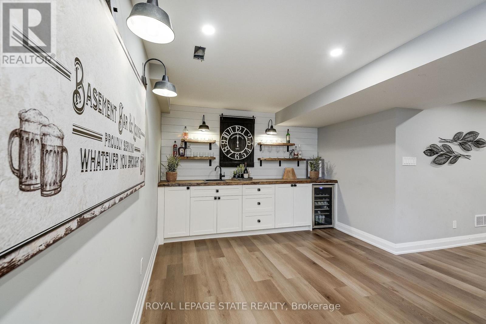 23 MCKNIGHT AVENUE - 30