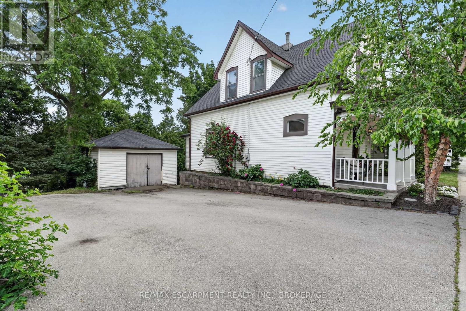 111 MAIN STREET W - 44