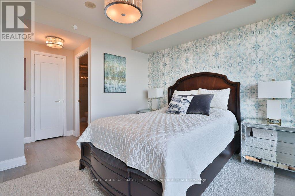 #4502 56 ANNIE CRAIG DRIVE - 17