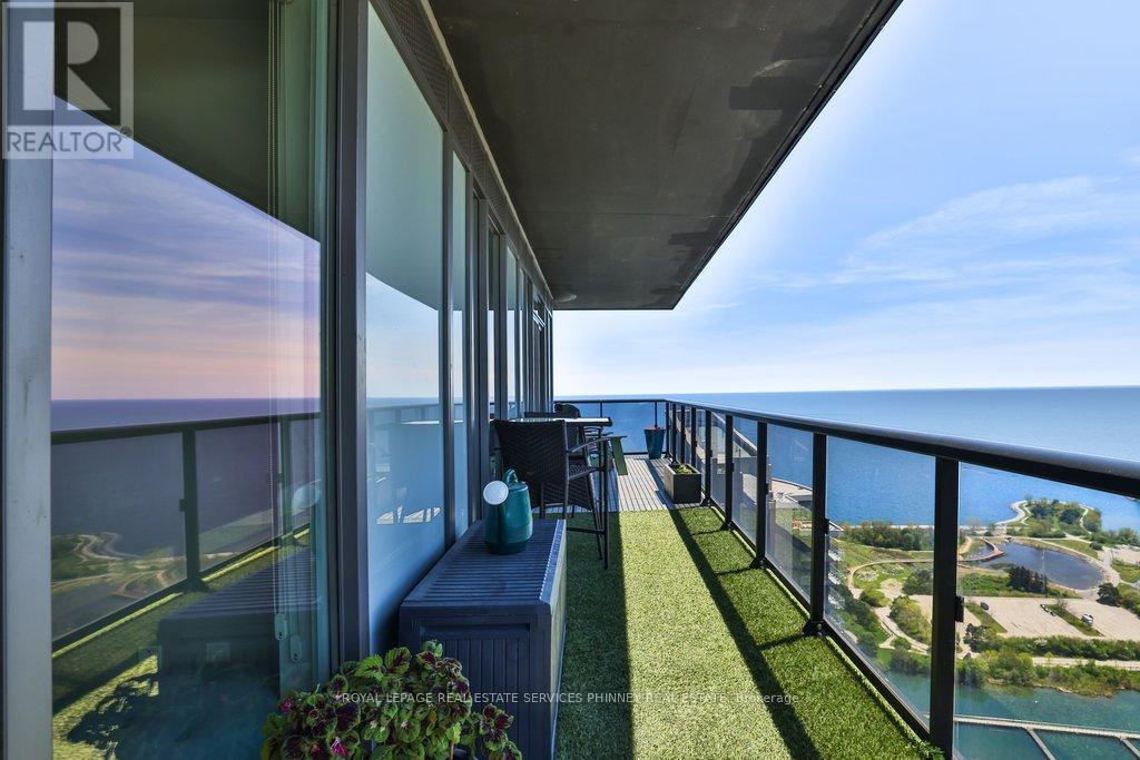 #4502 56 ANNIE CRAIG DRIVE - 27