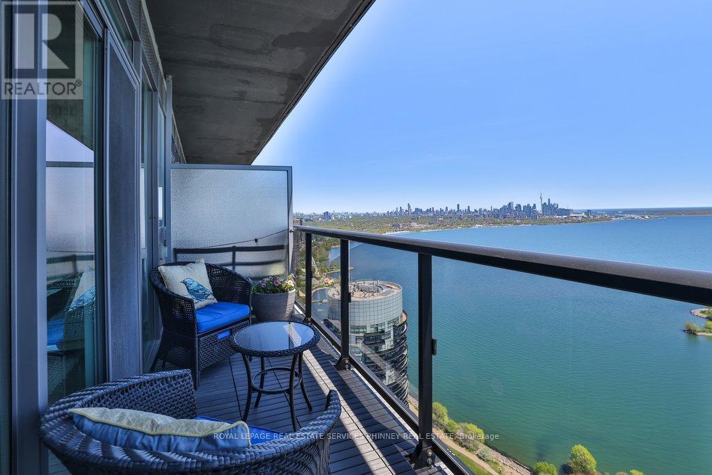 #4502 56 ANNIE CRAIG DRIVE - 30