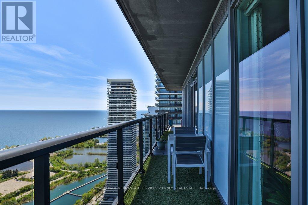 #4502 56 ANNIE CRAIG DRIVE - 31