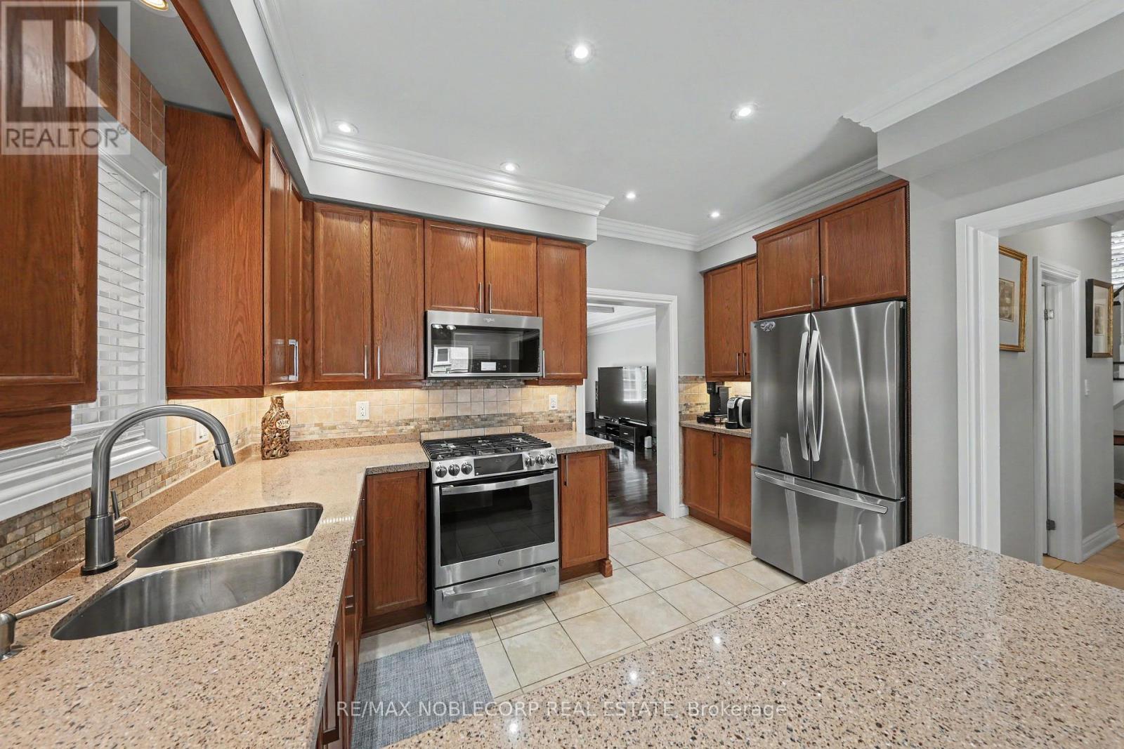 37 CHRISTENSEN AVENUE - 16