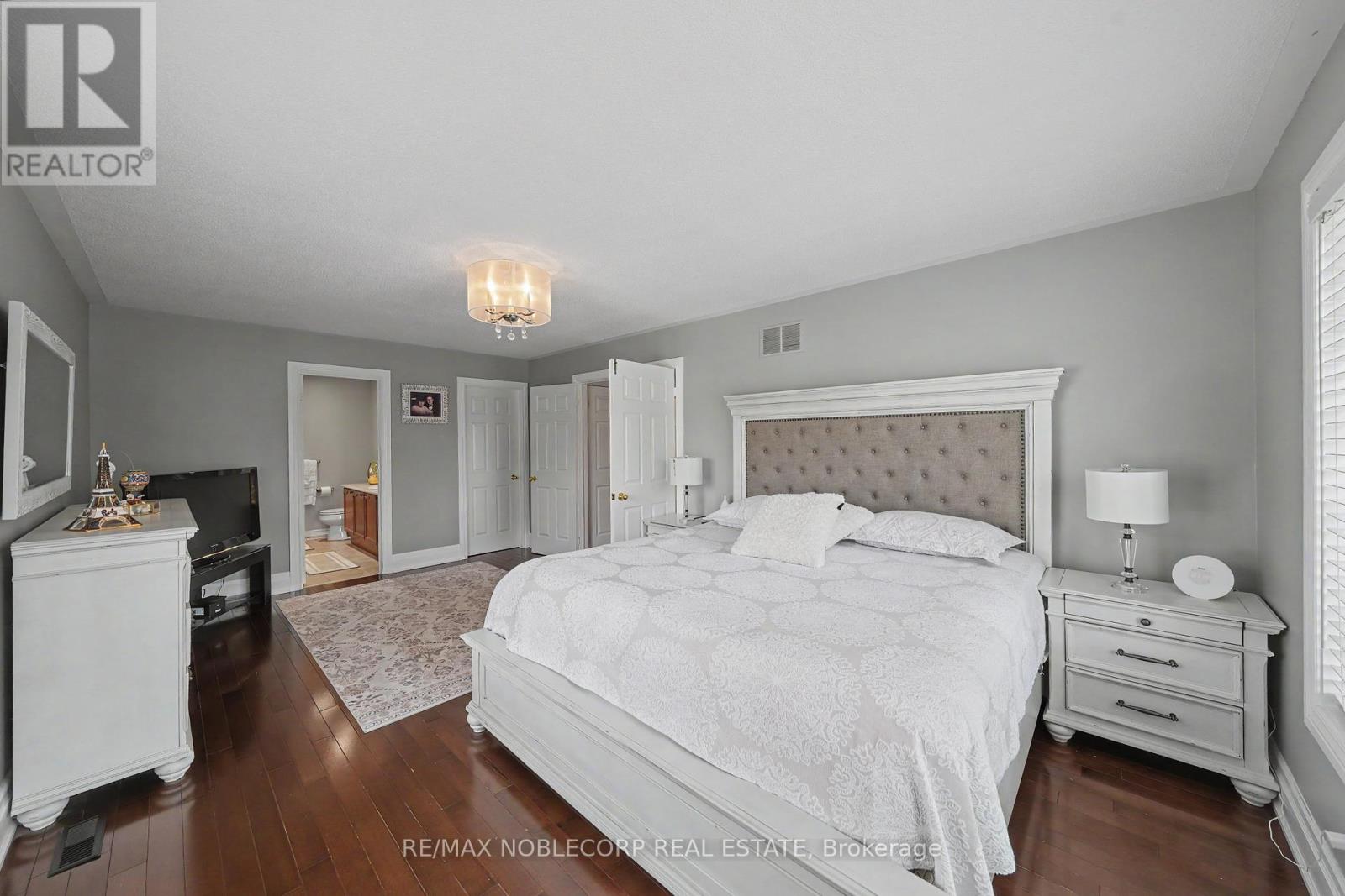 37 CHRISTENSEN AVENUE - 25