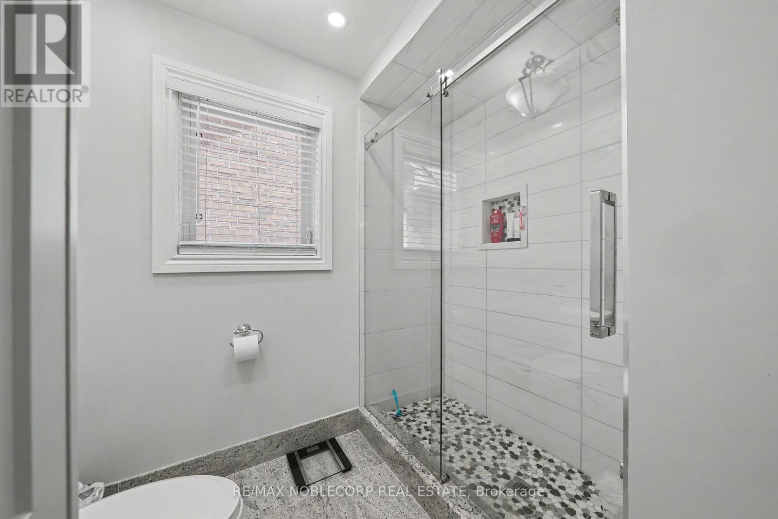37 CHRISTENSEN AVENUE - 32