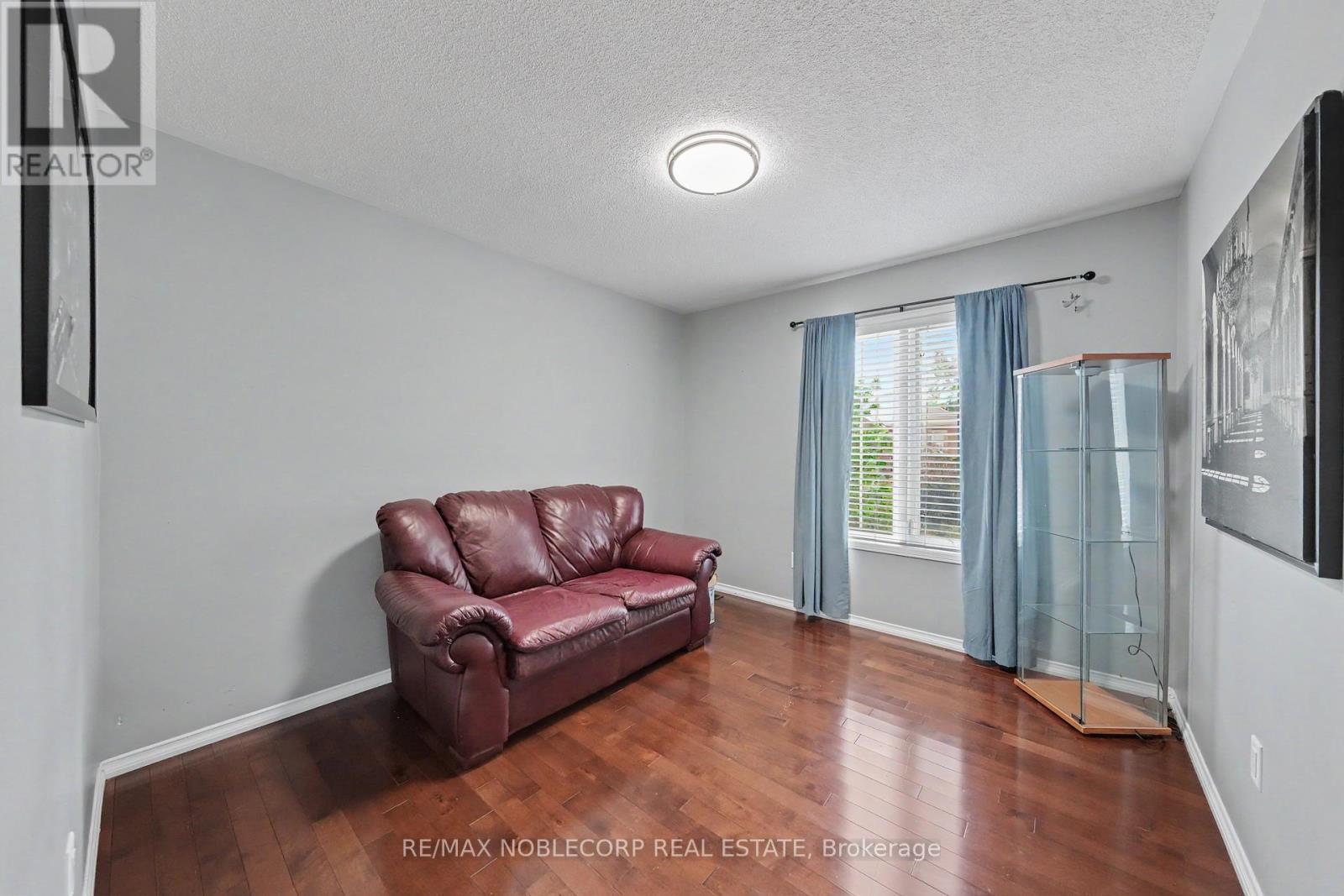 37 CHRISTENSEN AVENUE - 33