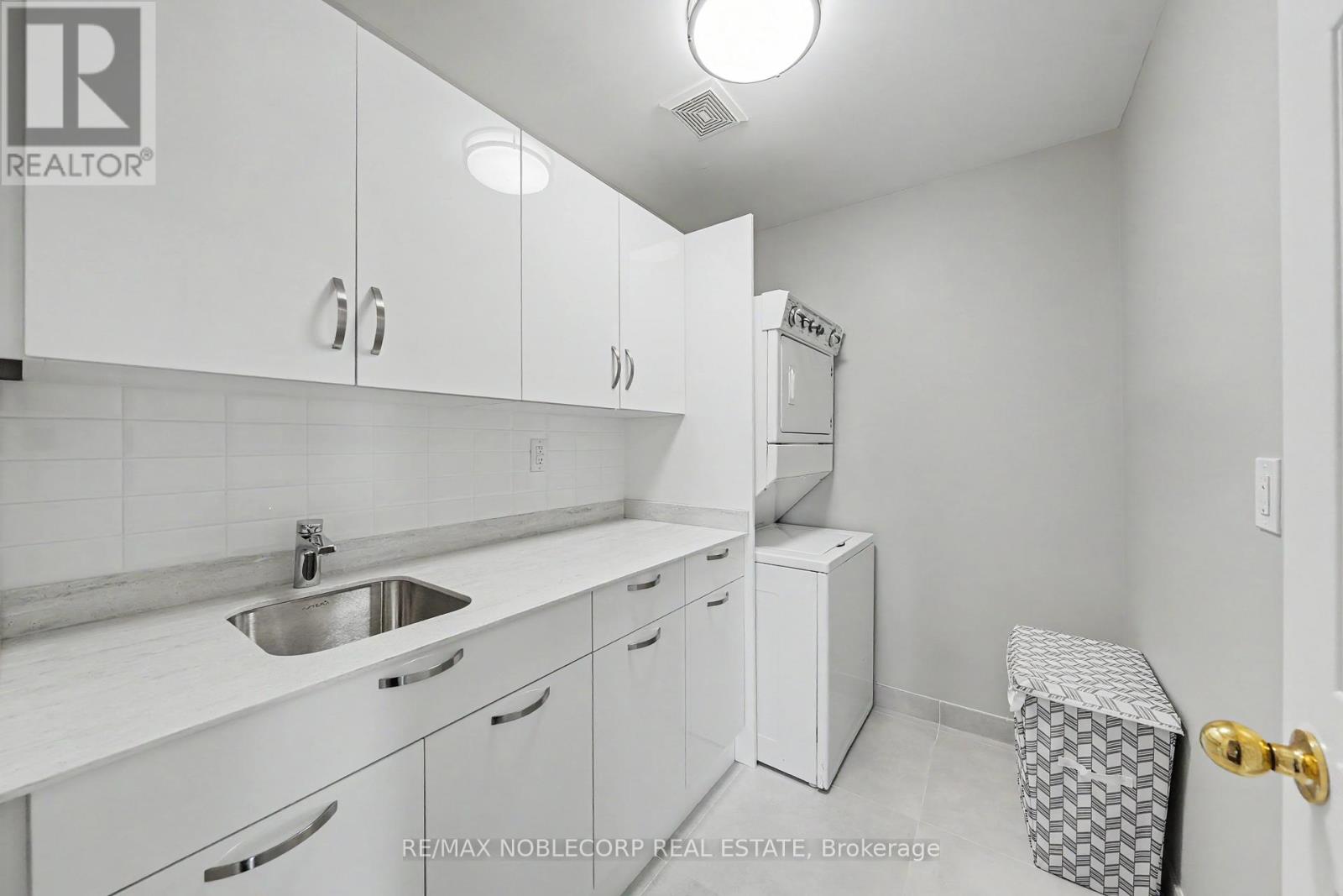 37 CHRISTENSEN AVENUE - 36