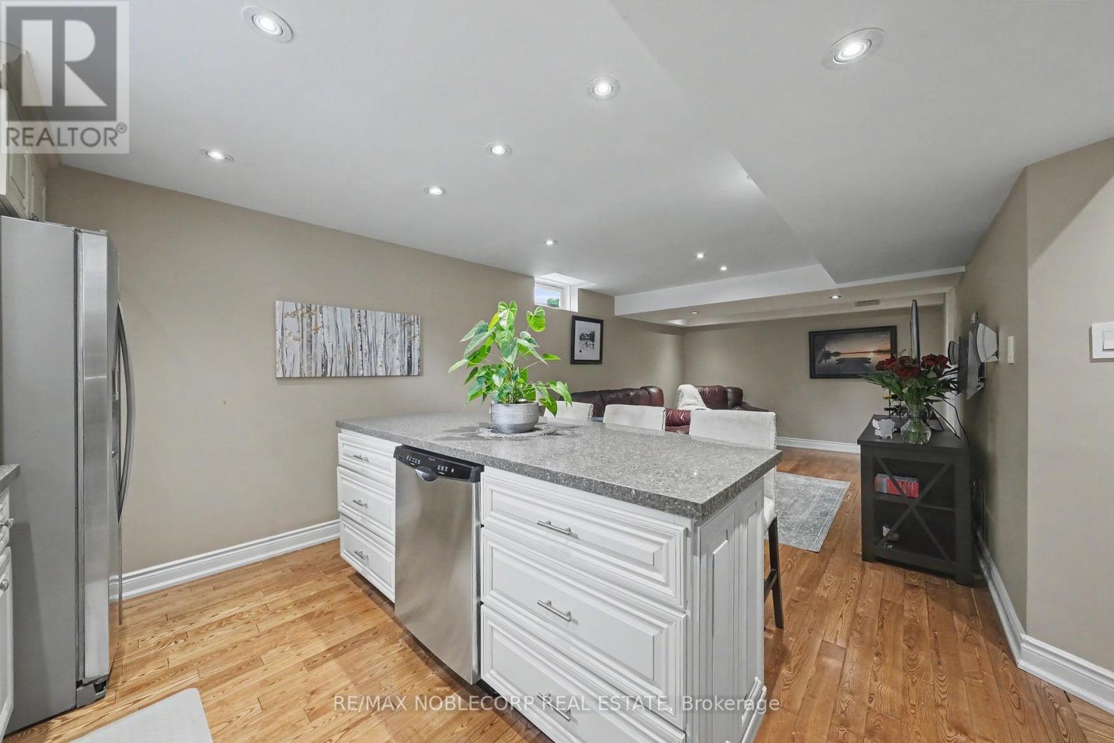 37 CHRISTENSEN AVENUE - 40