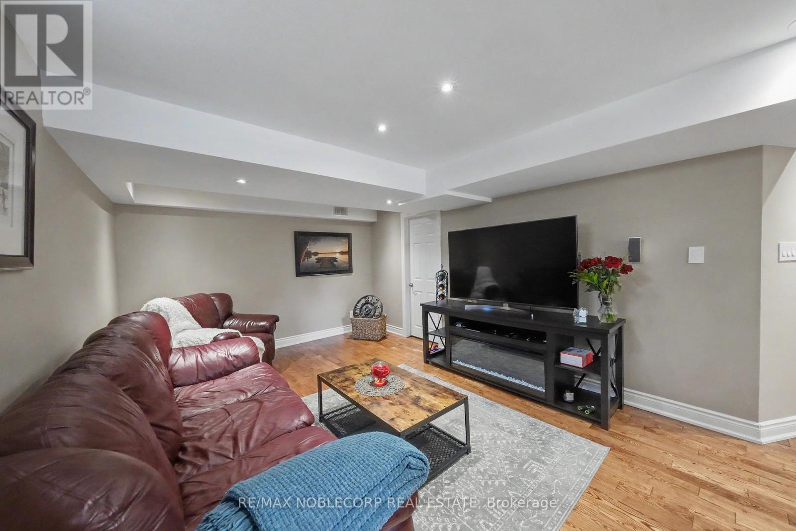 37 CHRISTENSEN AVENUE - 42