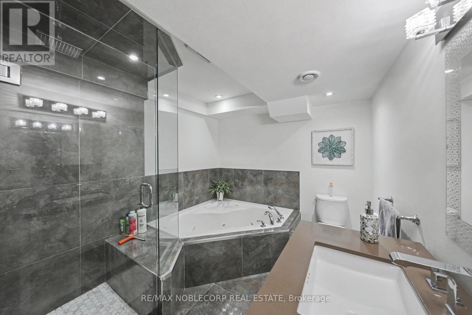 37 CHRISTENSEN AVENUE - 43