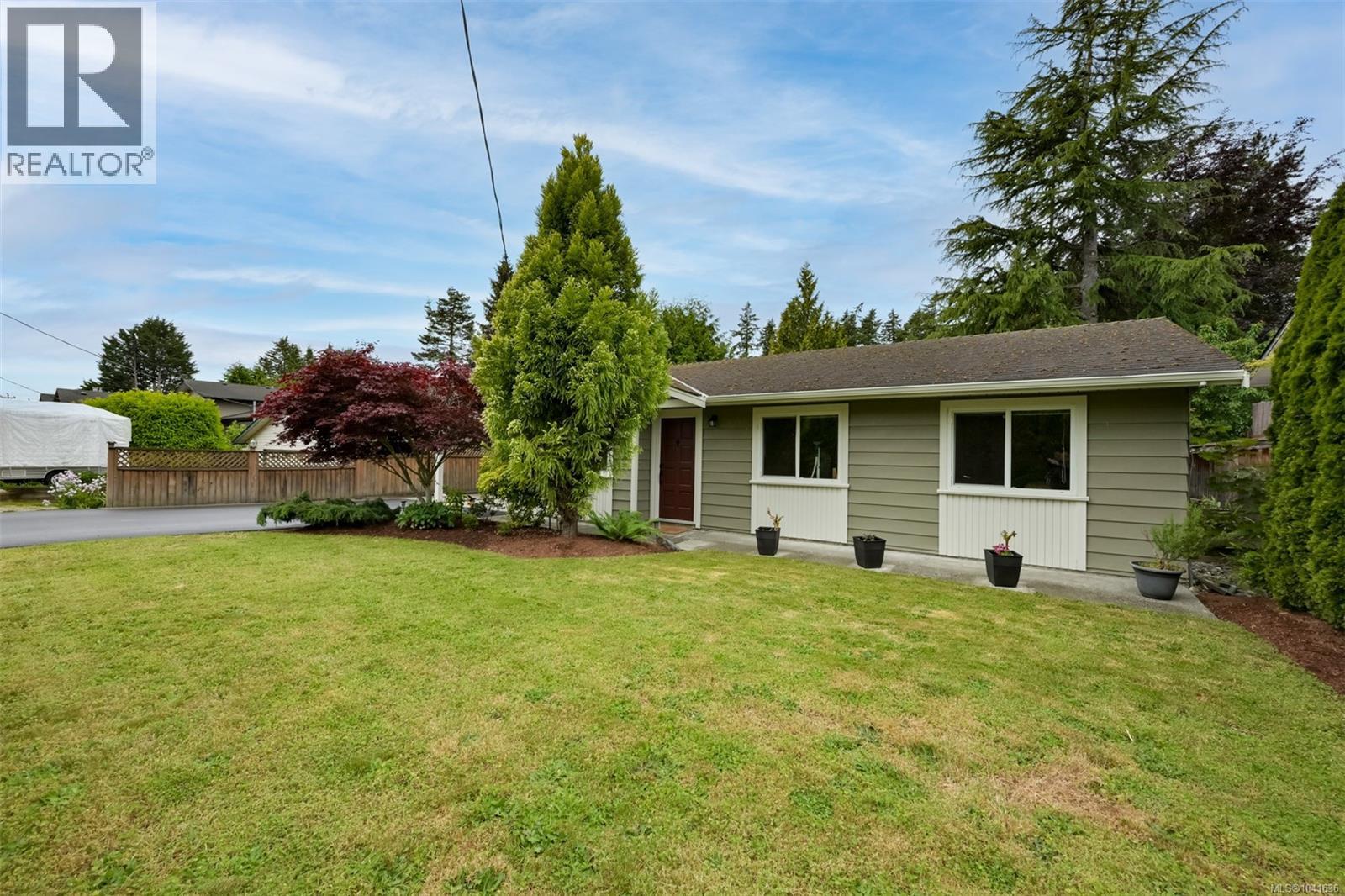 7662 Wallace Dr - 2